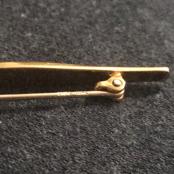 Vintage Solid 14K Bar Brooch with Center Pearl Accent - Picture 3 of 4